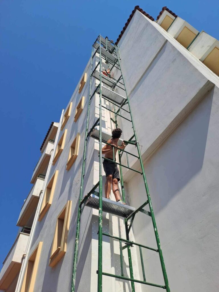 APARTMENT BUILDING RENOVATION