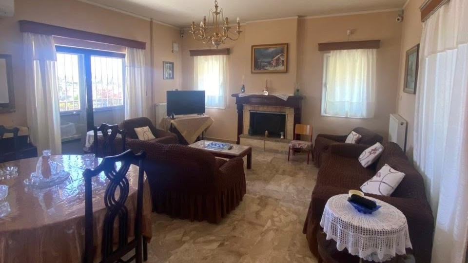 Villa with Two Independent Guest Studios in Sitia