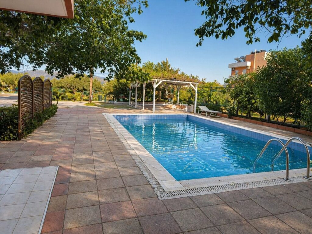 Seaside Maisonette with Pool in Koutsouras, Lasithi