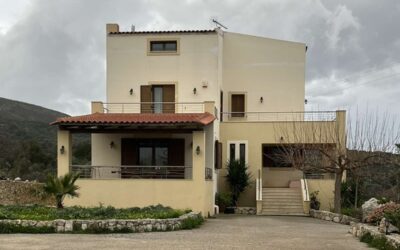 Maisonette on 1,350 sq.m. Lot in Roussospiti, Rethymno